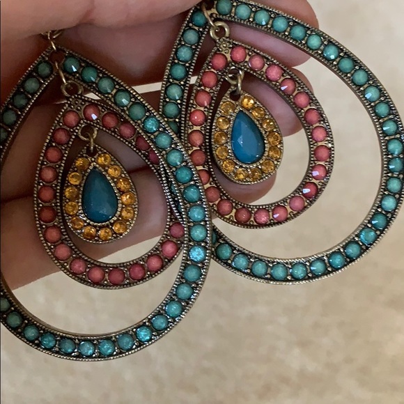 Statement earrings - Picture 3 of 3